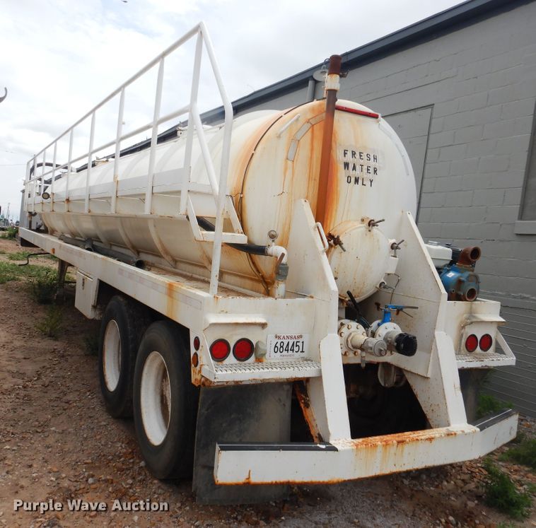 image for item DL0422 2012 Jack  tank trailer