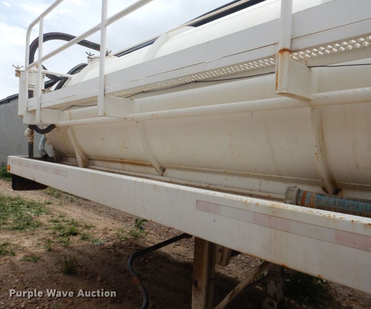 image for item DL0422 2012 Jack  tank trailer