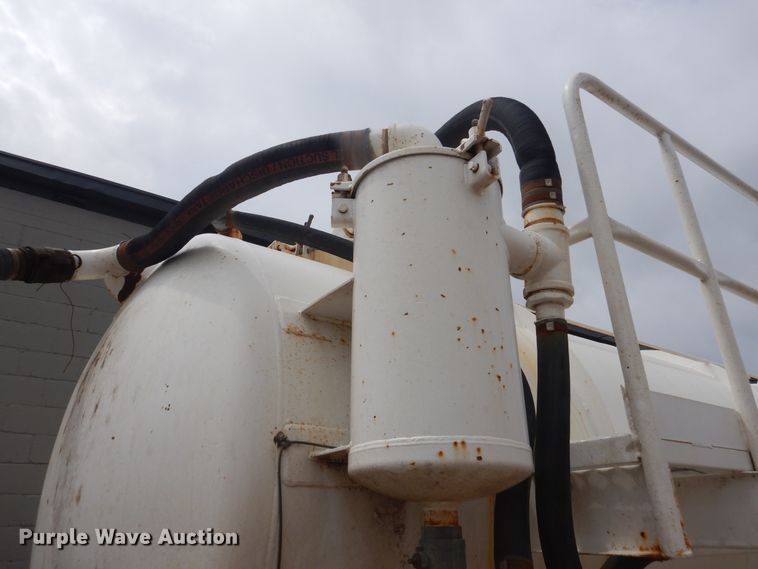 image for item DL0422 2012 Jack  tank trailer