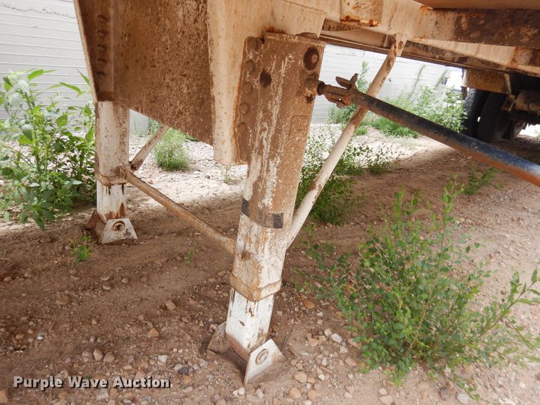 image for item DL0422 2012 Jack  tank trailer