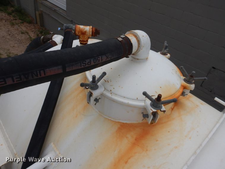 image for item DL0422 2012 Jack  tank trailer