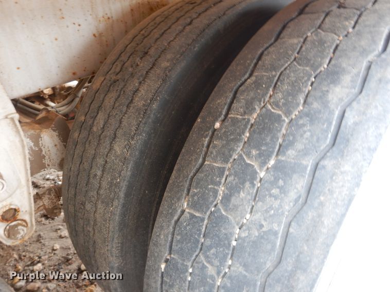 image for item DL0422 2012 Jack  tank trailer