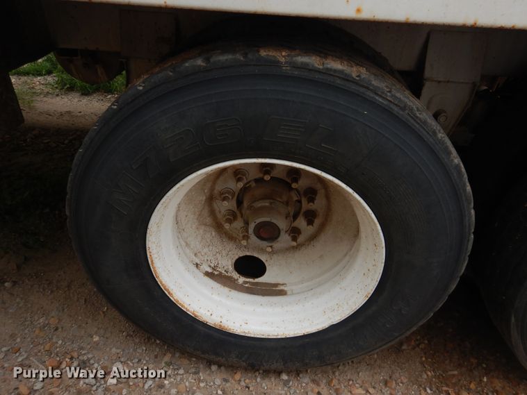 image for item DL0422 2012 Jack  tank trailer