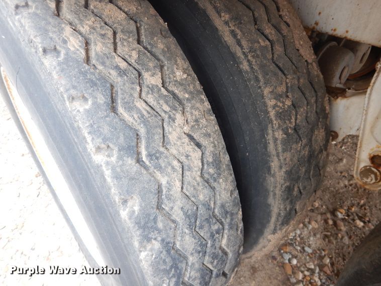 image for item DL0422 2012 Jack  tank trailer