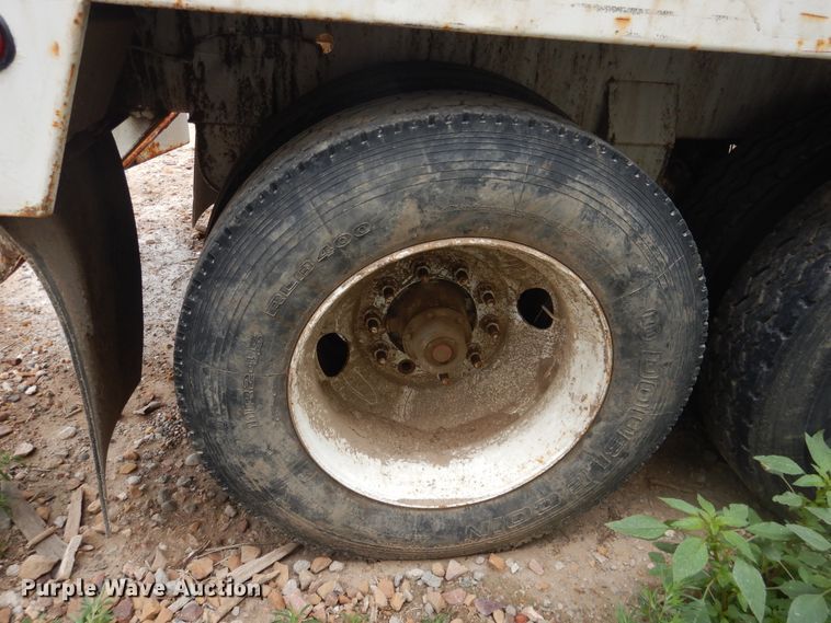 image for item DL0422 2012 Jack  tank trailer