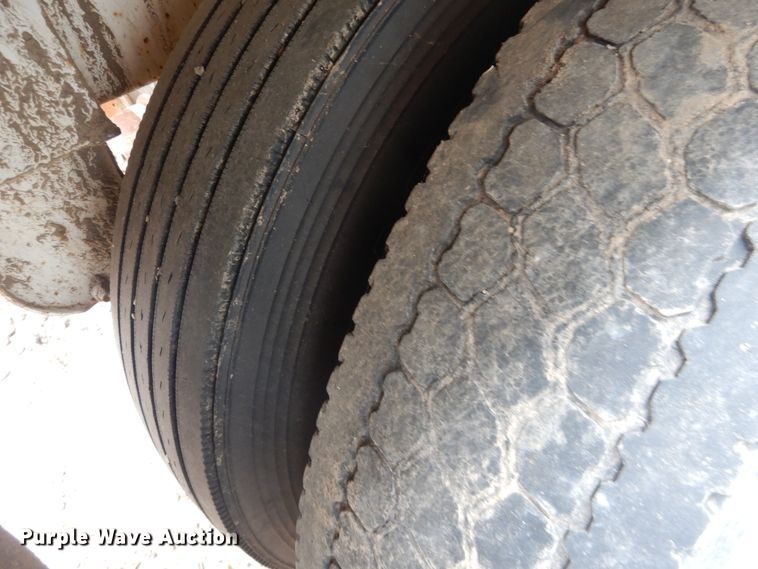 image for item DL0422 2012 Jack  tank trailer