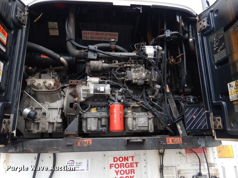 image for item DM0164 2004 Utility VS2RA  refrigerated van trailer