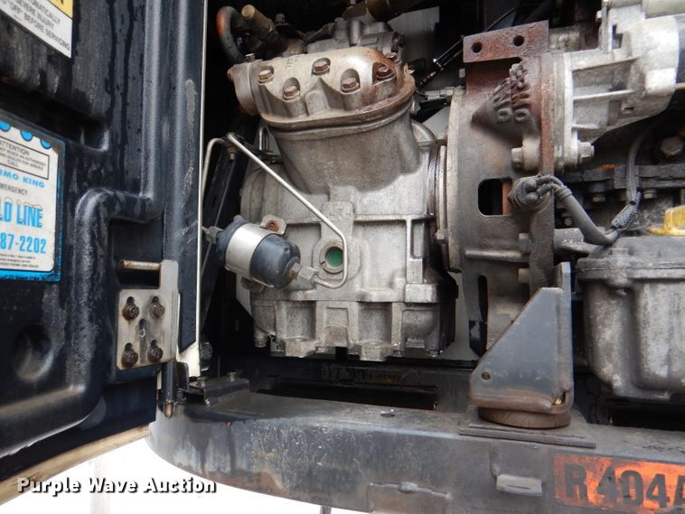 image for item DM0164 2004 Utility VS2RA  refrigerated van trailer