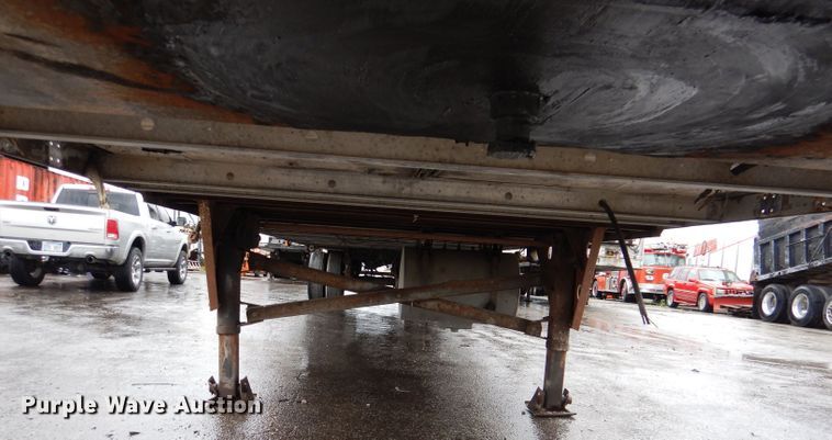 image for item DM0164 2004 Utility VS2RA  refrigerated van trailer