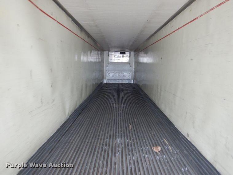 image for item DM0164 2004 Utility VS2RA  refrigerated van trailer