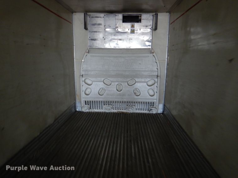 image for item DM0164 2004 Utility VS2RA  refrigerated van trailer