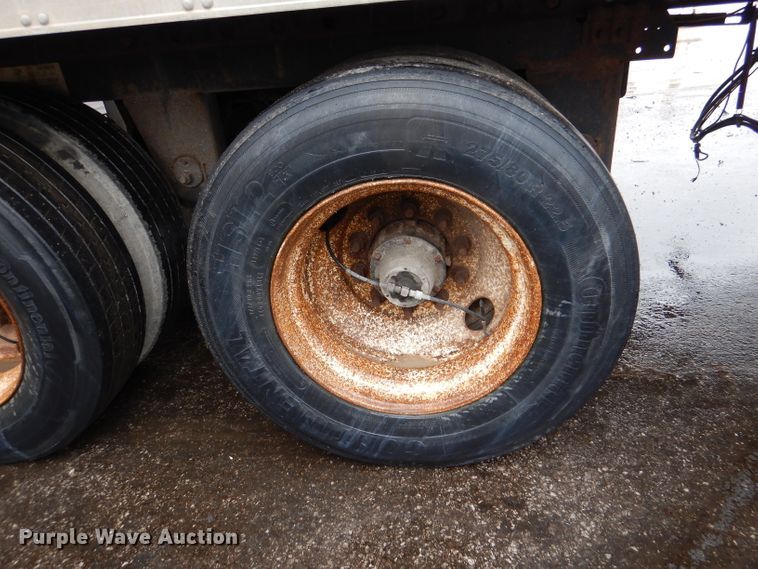 image for item DM0164 2004 Utility VS2RA  refrigerated van trailer