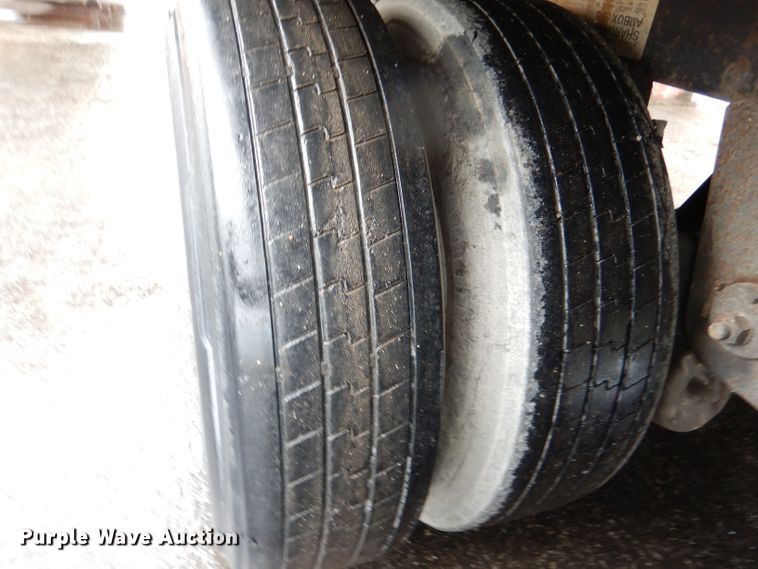 image for item DM0164 2004 Utility VS2RA  refrigerated van trailer