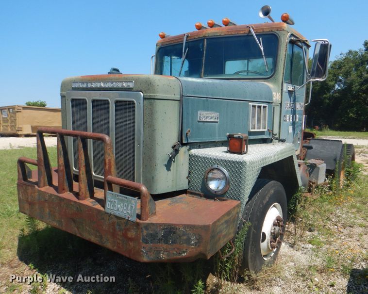 image for item DM3843 1980 International 5070  semi truck