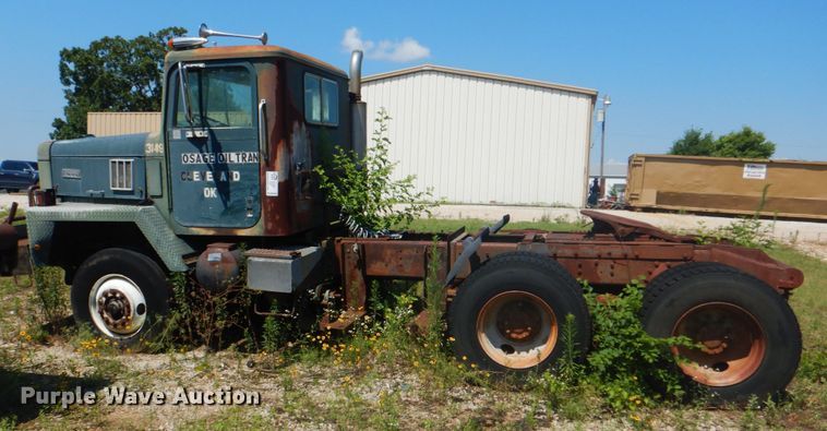 image for item DM3843 1980 International 5070  semi truck