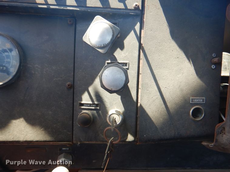 image for item DM3843 1980 International 5070  semi truck