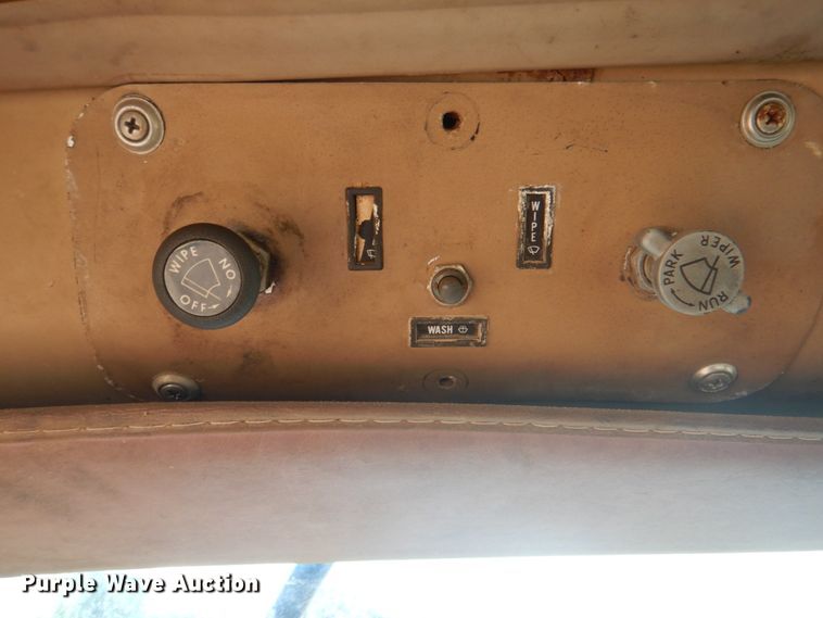 image for item DM3843 1980 International 5070  semi truck