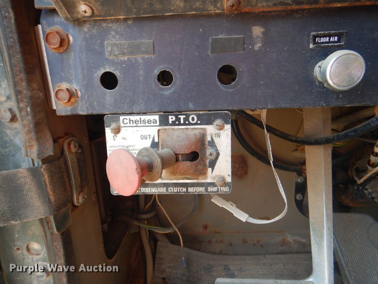 image for item DM3843 1980 International 5070  semi truck