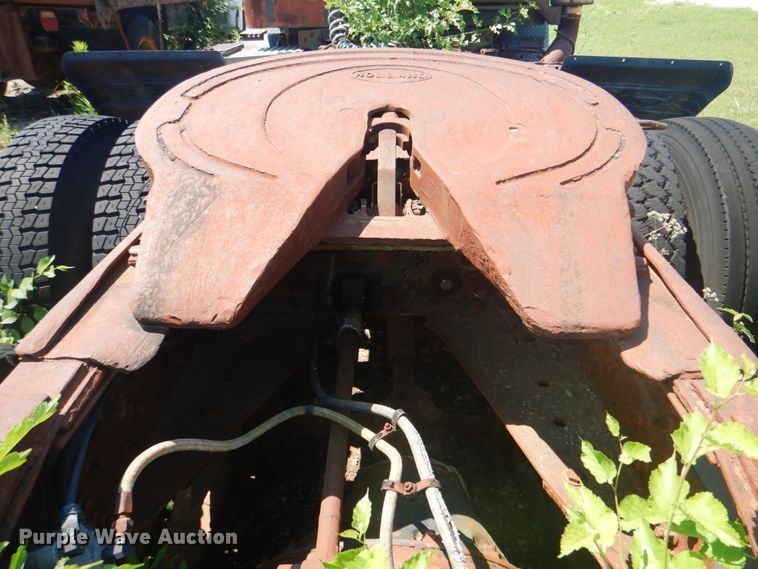 image for item DM3843 1980 International 5070  semi truck