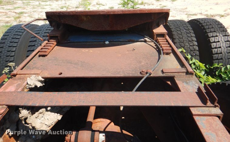 image for item DM3843 1980 International 5070  semi truck