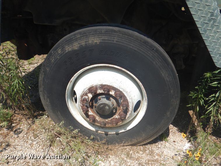 image for item DM3843 1980 International 5070  semi truck