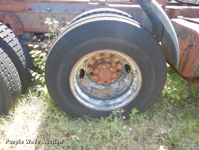 image for item DM3843 1980 International 5070  semi truck