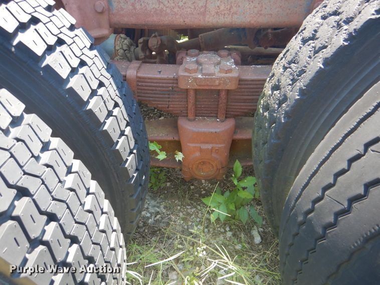 image for item DM3843 1980 International 5070  semi truck