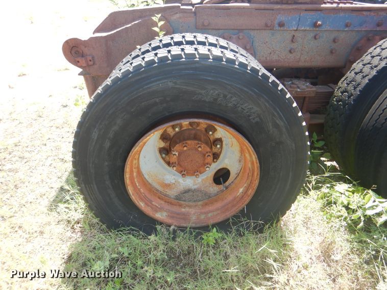 image for item DM3843 1980 International 5070  semi truck