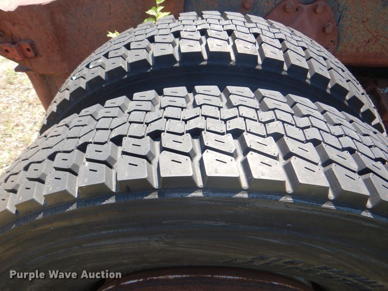 image for item DM3843 1980 International 5070  semi truck