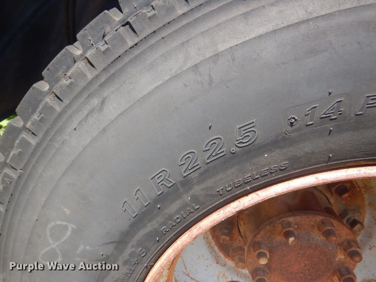 image for item DM3843 1980 International 5070  semi truck