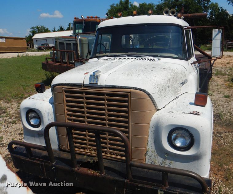 image for item DM3844 1974 International 1800  winch truck