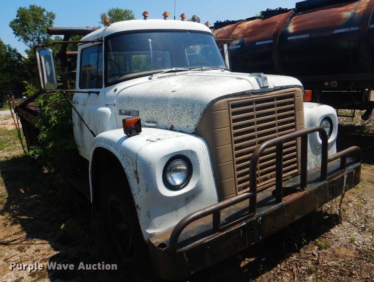 image for item DM3844 1974 International 1800  winch truck