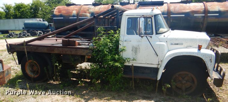 image for item DM3844 1974 International 1800  winch truck