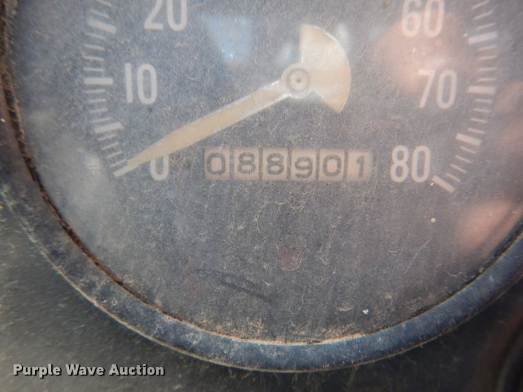 image for item DM3844 1974 International 1800  winch truck