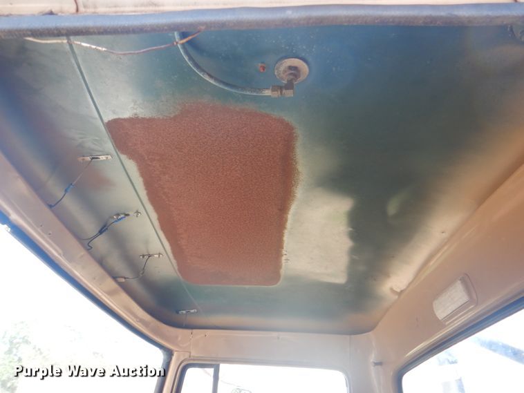 image for item DM3844 1974 International 1800  winch truck