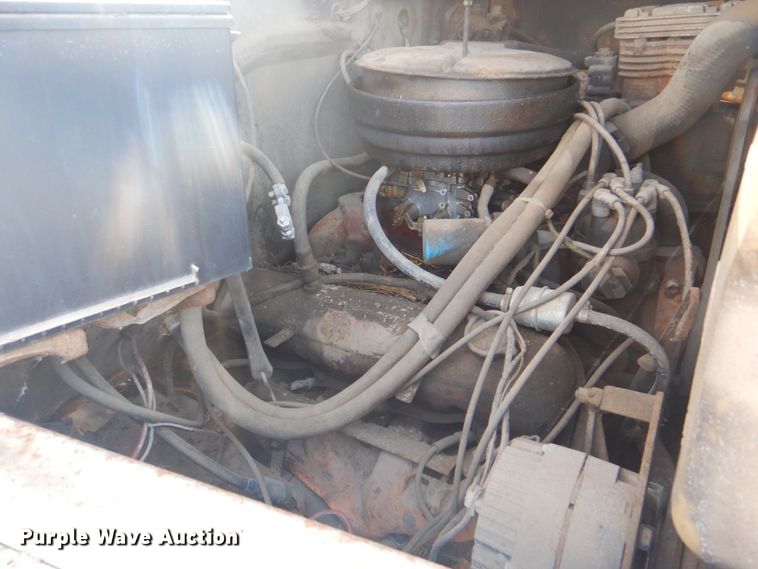 image for item DM3844 1974 International 1800  winch truck