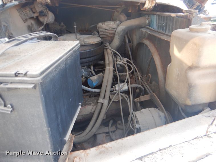 image for item DM3844 1974 International 1800  winch truck