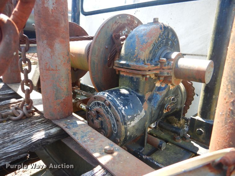 image for item DM3844 1974 International 1800  winch truck