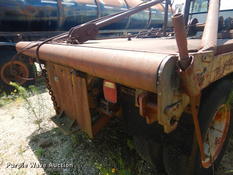 image for item DM3844 1974 International 1800  winch truck
