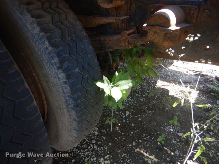 image for item DM3844 1974 International 1800  winch truck