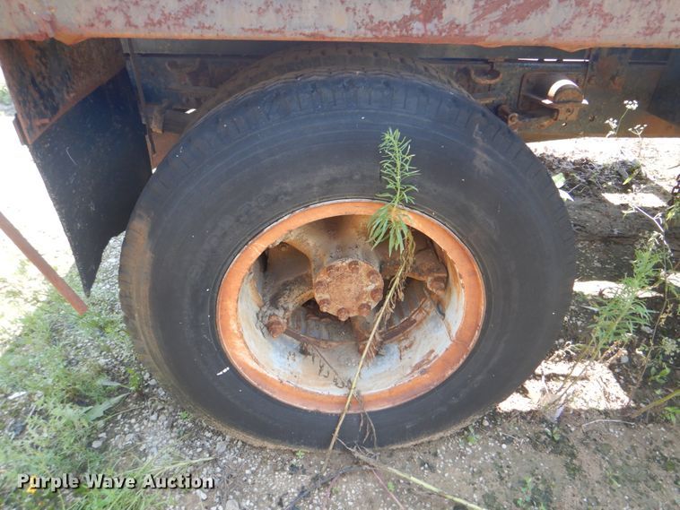 image for item DM3844 1974 International 1800  winch truck