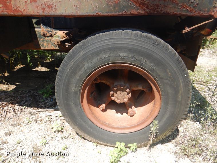 image for item DM3844 1974 International 1800  winch truck