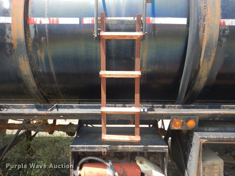 image for item DM3845 1974 Fruehauf  tank trailer