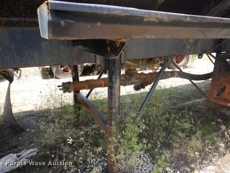 image for item DM3845 1974 Fruehauf  tank trailer