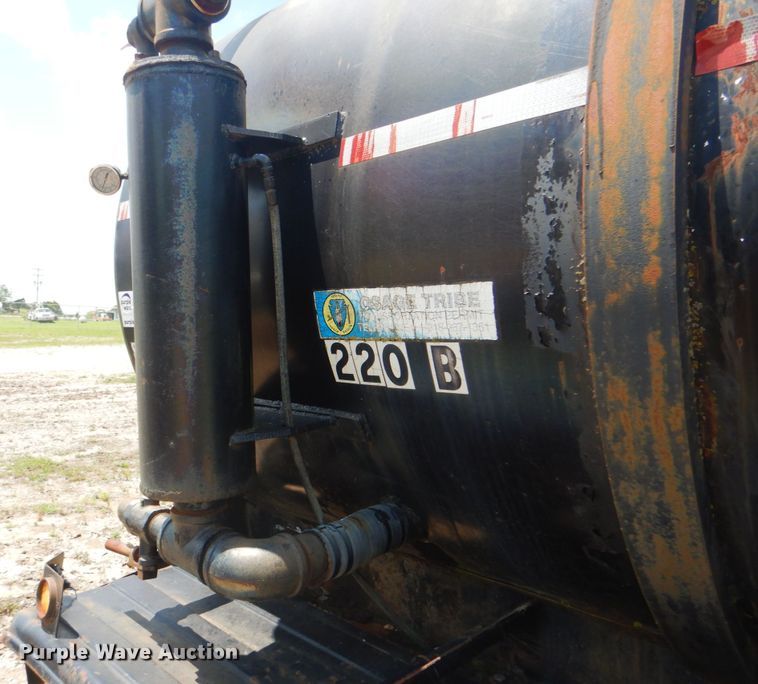 image for item DM3845 1974 Fruehauf  tank trailer