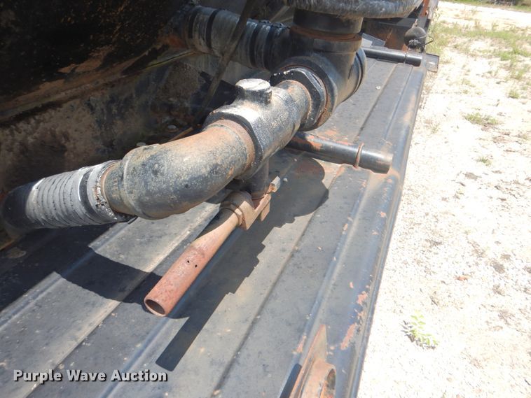 image for item DM3845 1974 Fruehauf  tank trailer