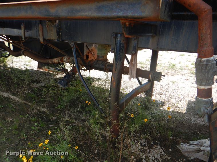 image for item DM3845 1974 Fruehauf  tank trailer