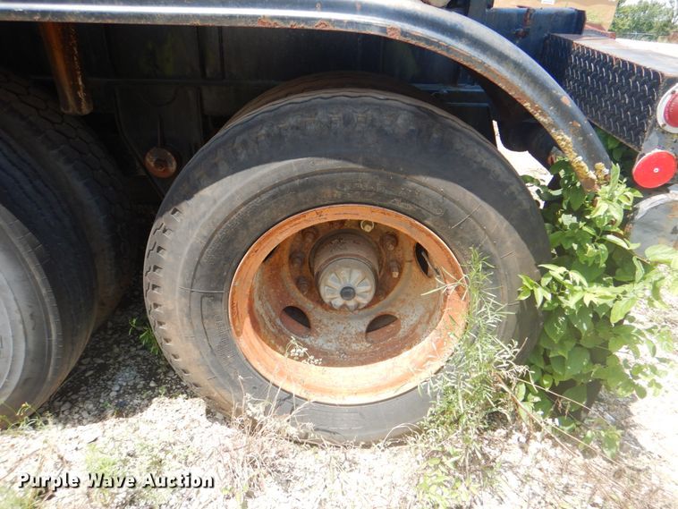 image for item DM3845 1974 Fruehauf  tank trailer