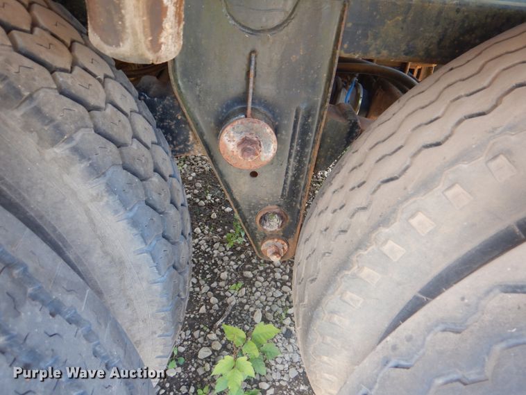 image for item DM3845 1974 Fruehauf  tank trailer