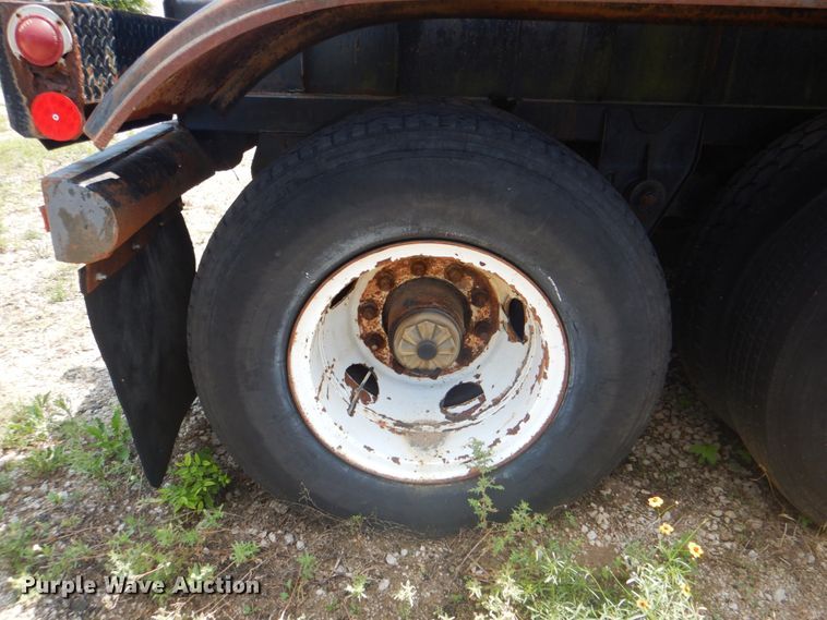 image for item DM3845 1974 Fruehauf  tank trailer